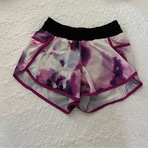 Lululemon shorts size 6
